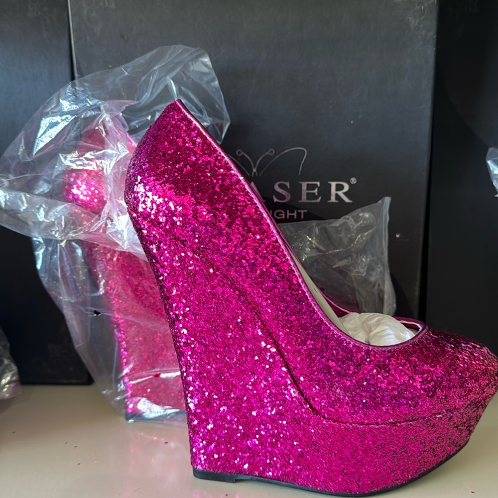 Pleaser Stiletto shoes sz 6 Hot Pink